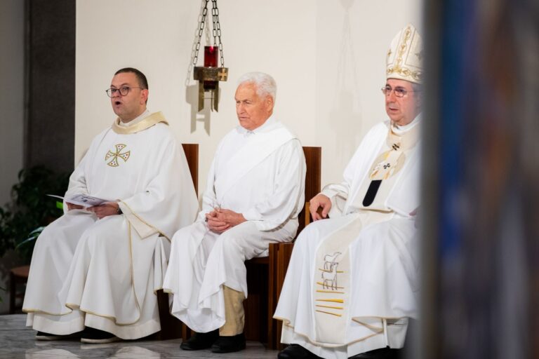 I sacerdoti concelebranti – Chiesa Buon Pastore, Bari, 29 settembre 2026
