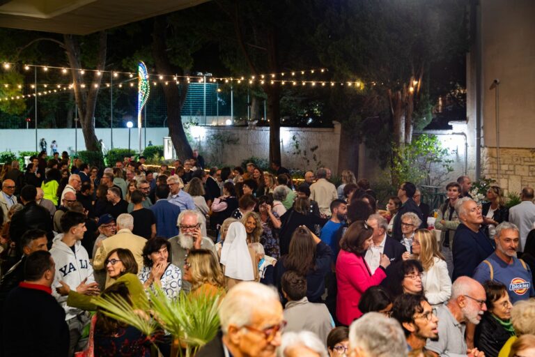 La festa nel cortile, tra luci e amici – Chiesa Buon Pastore, Bari, 29 settembre 2026